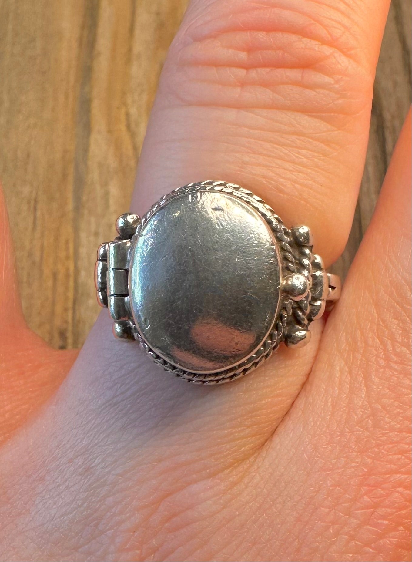 Dome Hinged Compartment Poison 925 Sterling Silver Size R Ring