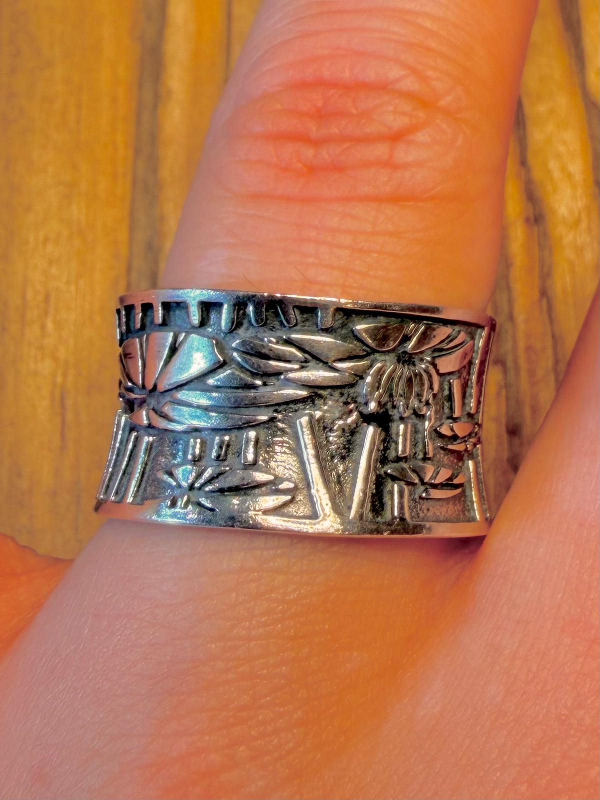 Wide Engraved Lily Pad Design 925 Sterling Silver Size T Ring