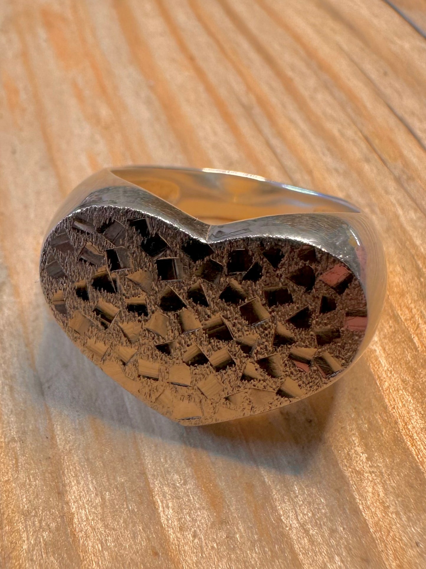 Modernist Hammered Heart 925 Silver Size R1/2 Ring