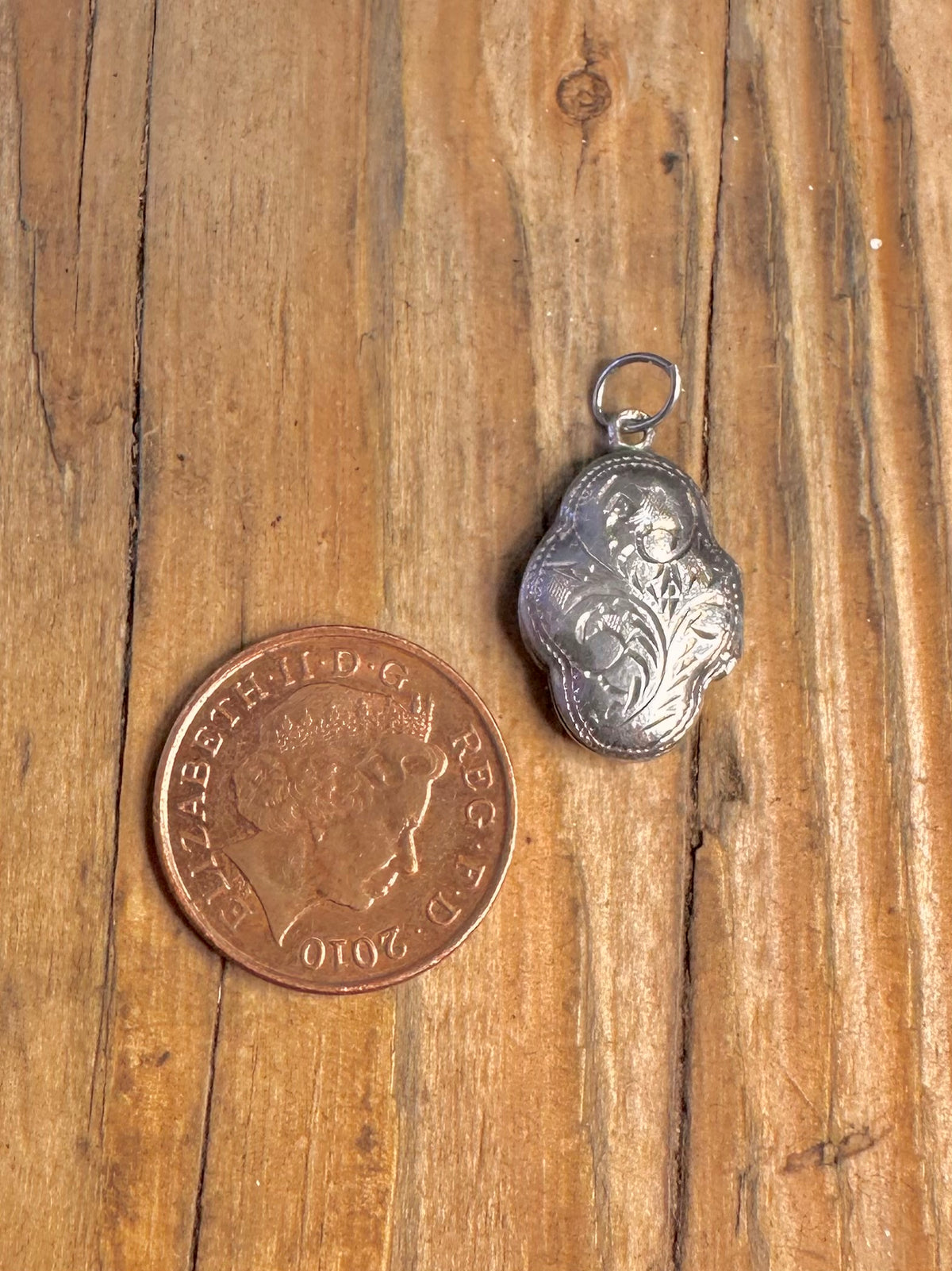Unique Shape Engraved Design 925 Sterling Silver Locket Pendant
