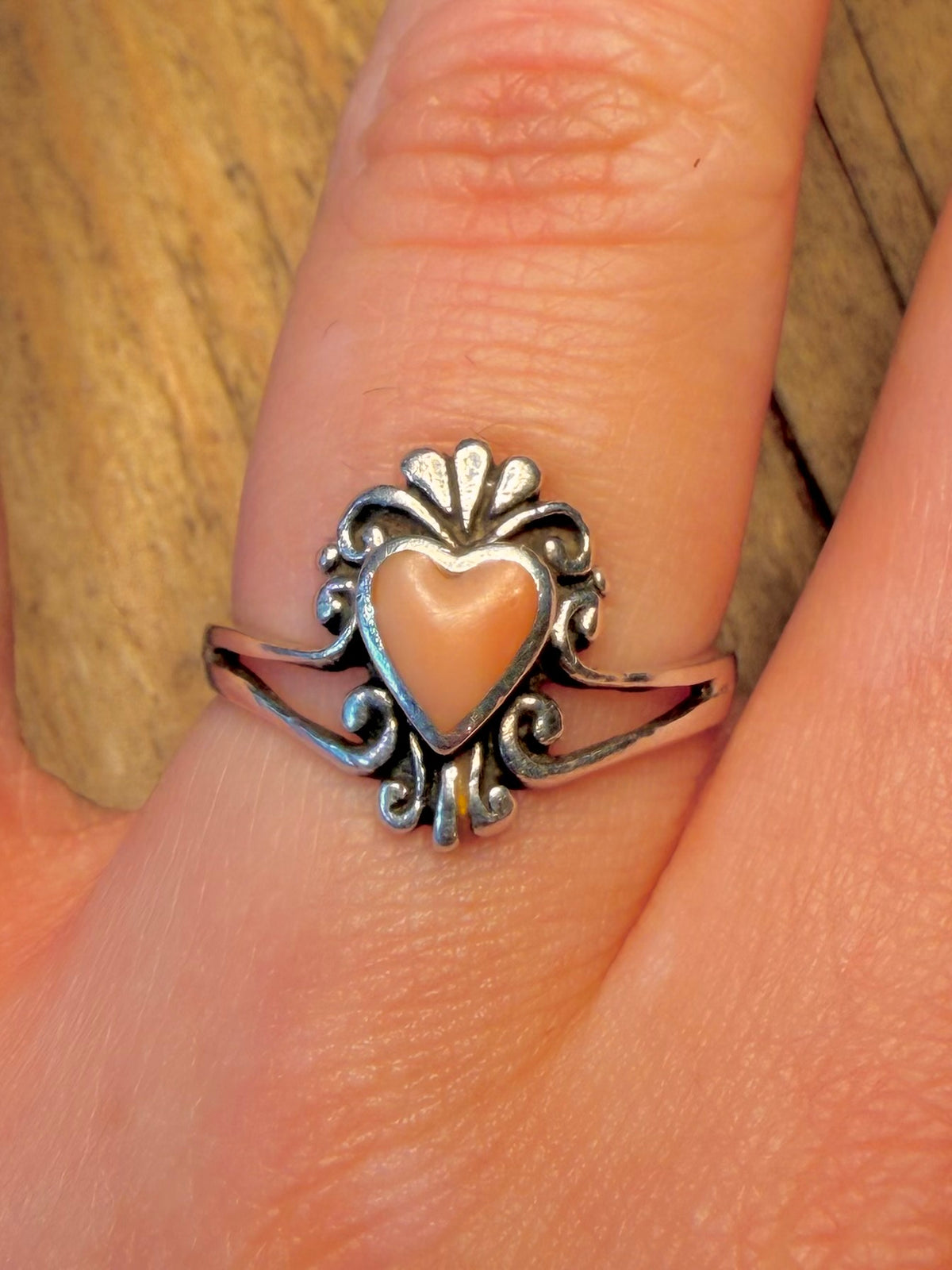 Peach Heart Mother of Pearl Crown 925 Sterling Silver Size Q1/2 Ring