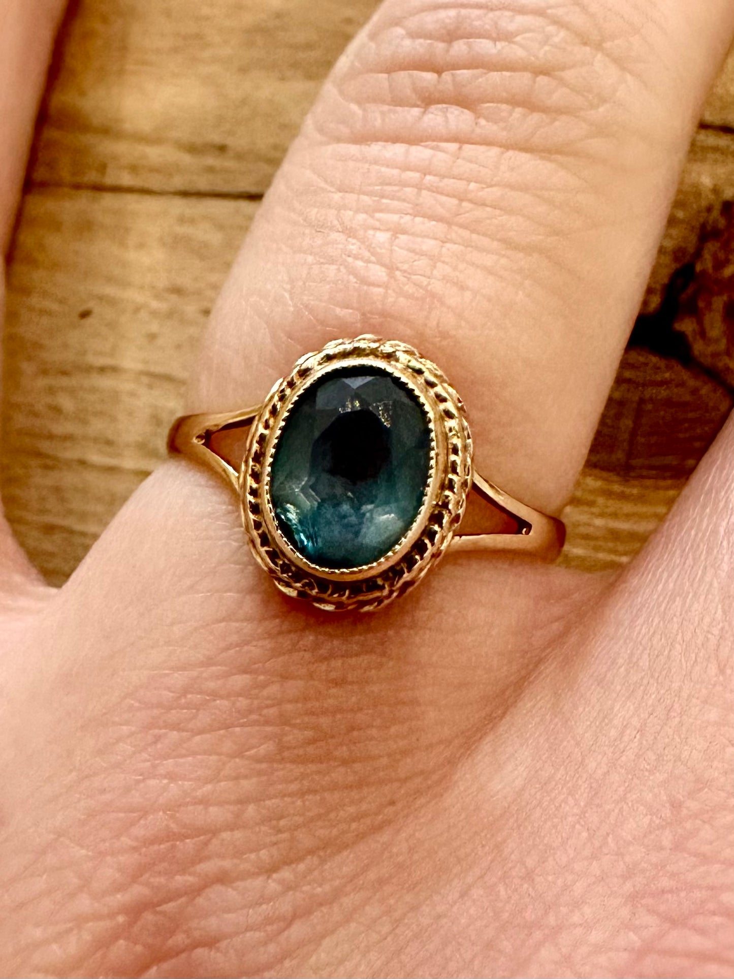 Vintage 1989 Blue Stone 9ct Gold Size P Ring