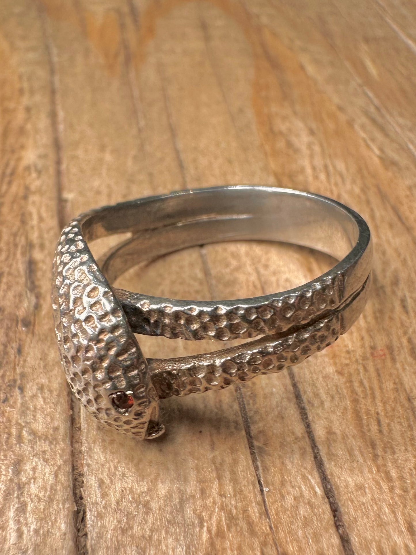 Vintage 1986 Snake Garnet Eyes 925 Sterling Silver Size R Ring