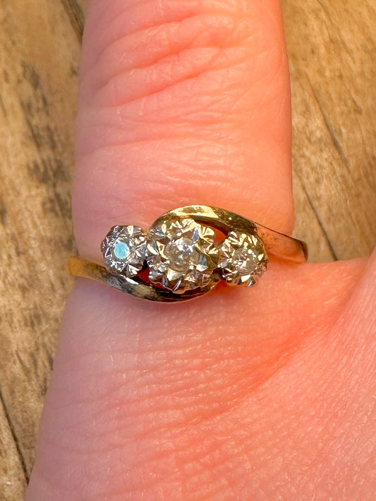 9ct Gold Three 0.1ct Diamond Crossover Style Size L Ring