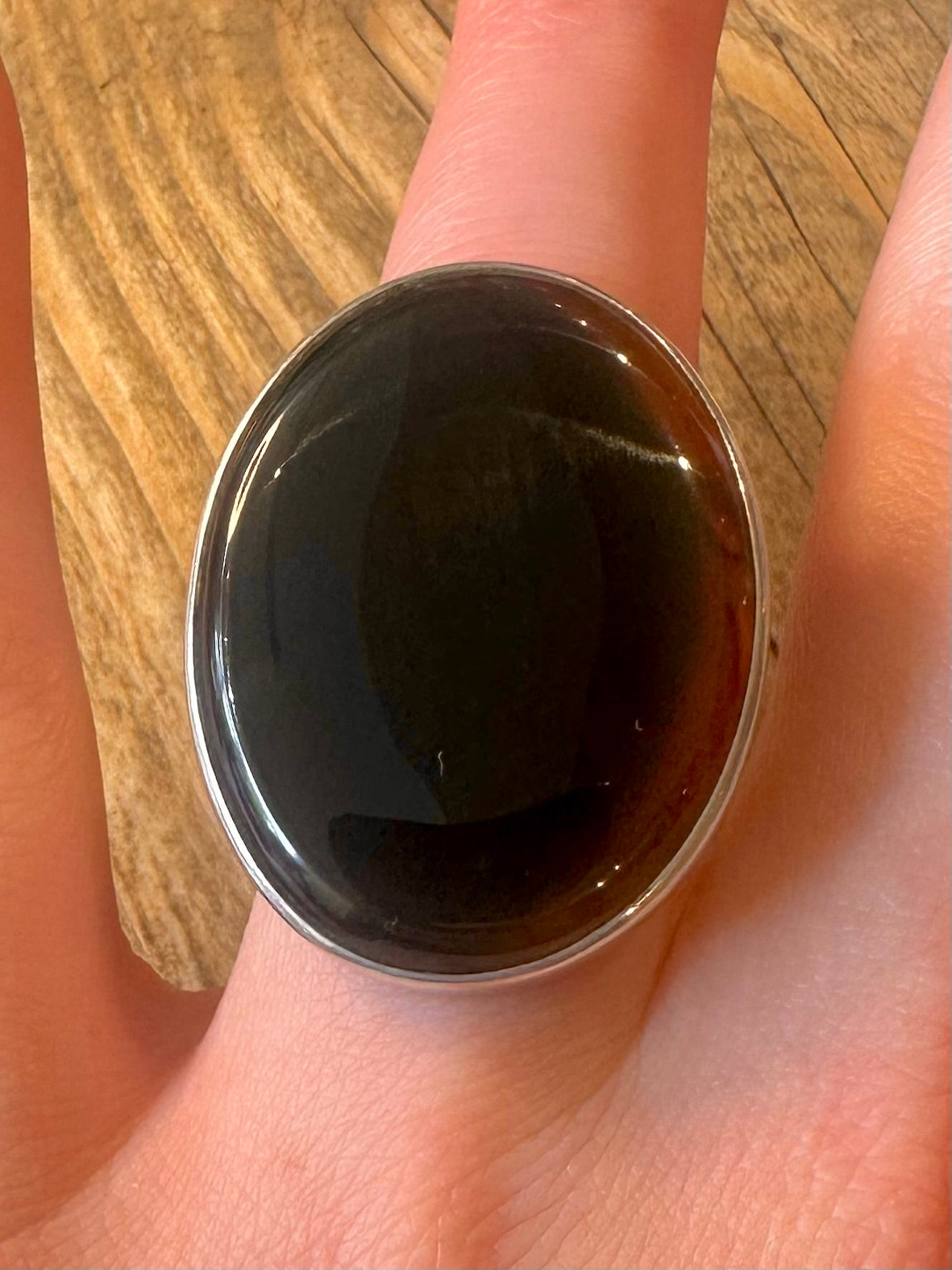 Atemberaubender großer natürlicher schwarzer Onyx osteuropäischer 925er Silberring Größe P