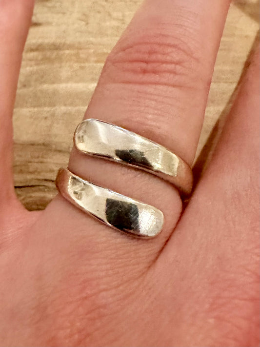 Vintage 1979 Overlapping 925 Silver Size O Ring