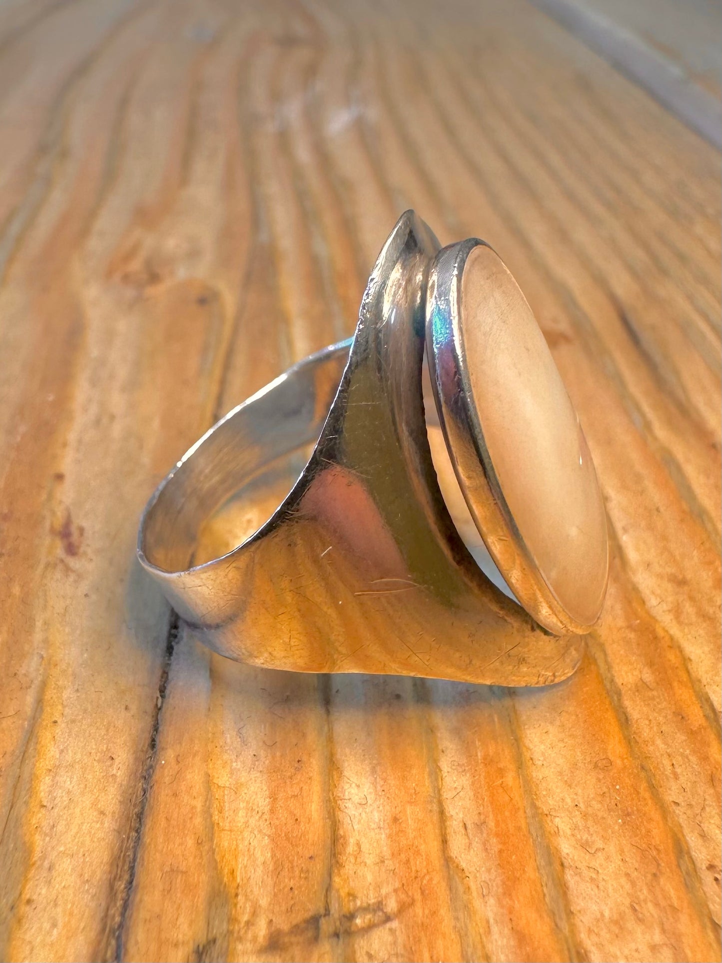 Iridescent Mother of Pearl 925 Sterling Silver Size T Ring