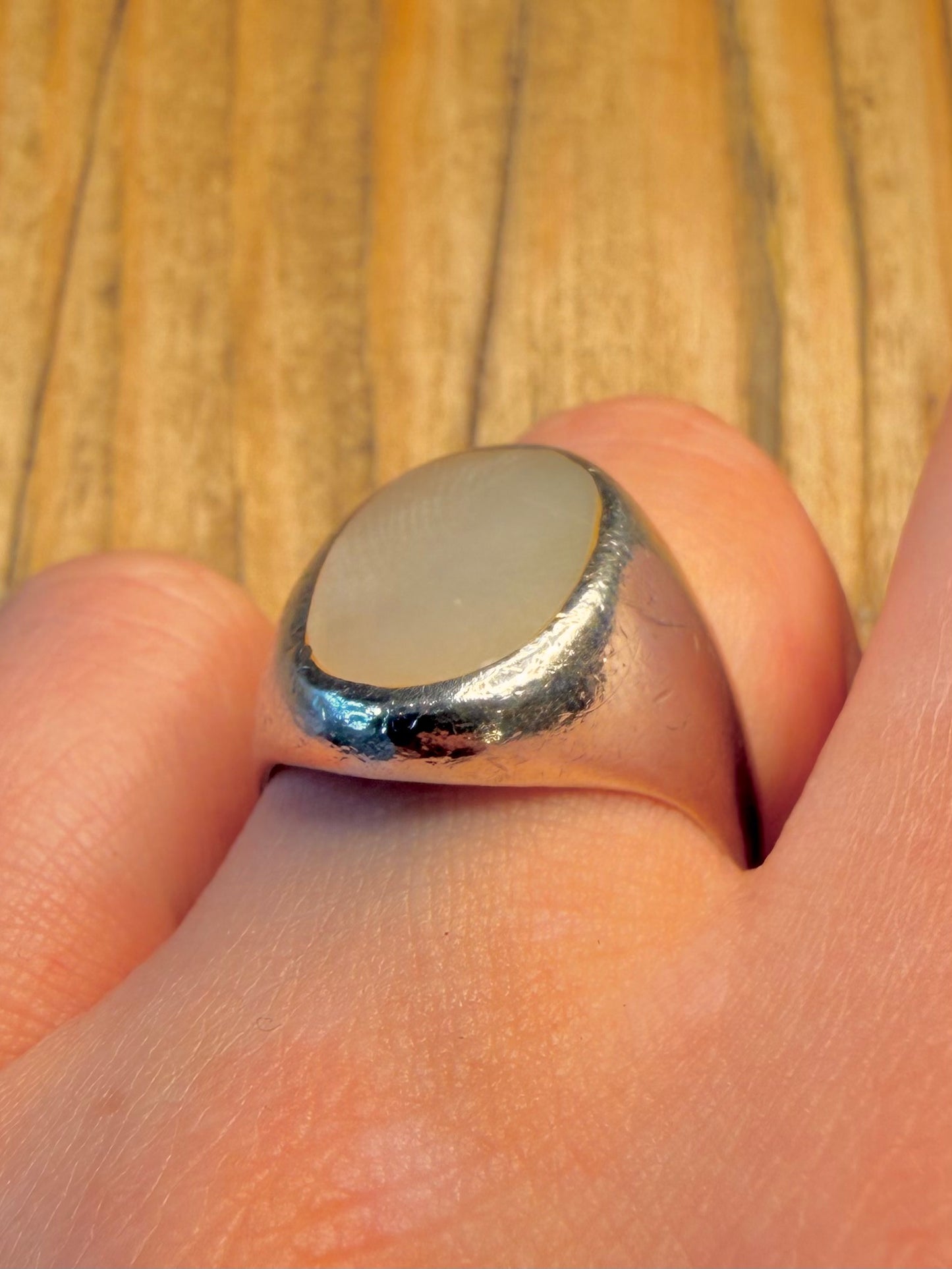Oval Mother of Pearl 925 Sterling Silver Size R Ring