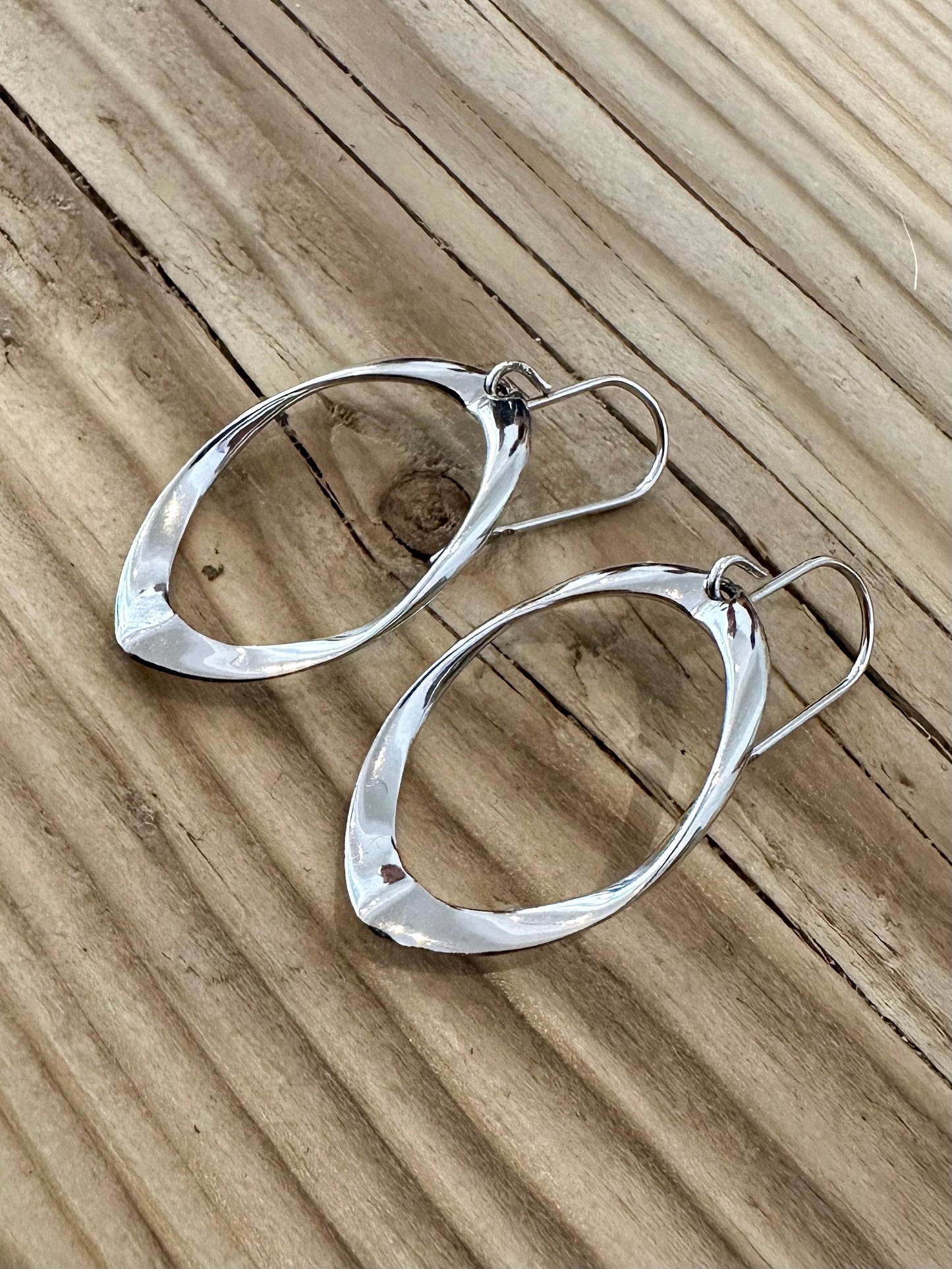 Modern Twist Oval 925 Silver Earrings