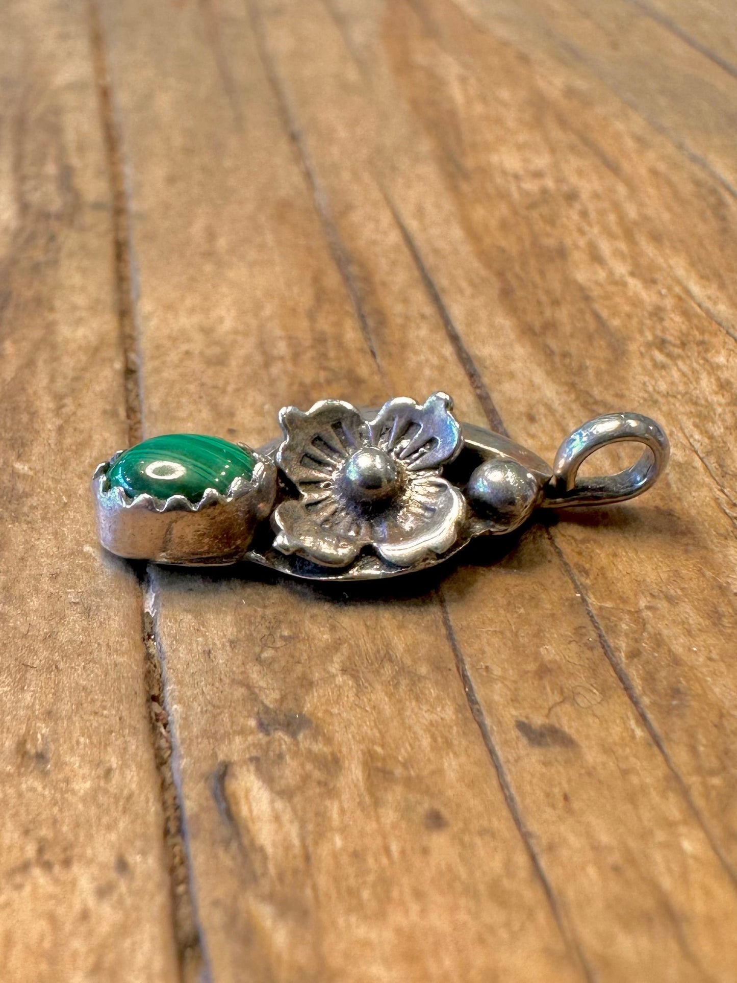 Navajo Malachite Flower Leaf 925 Sterling Silver Pendant