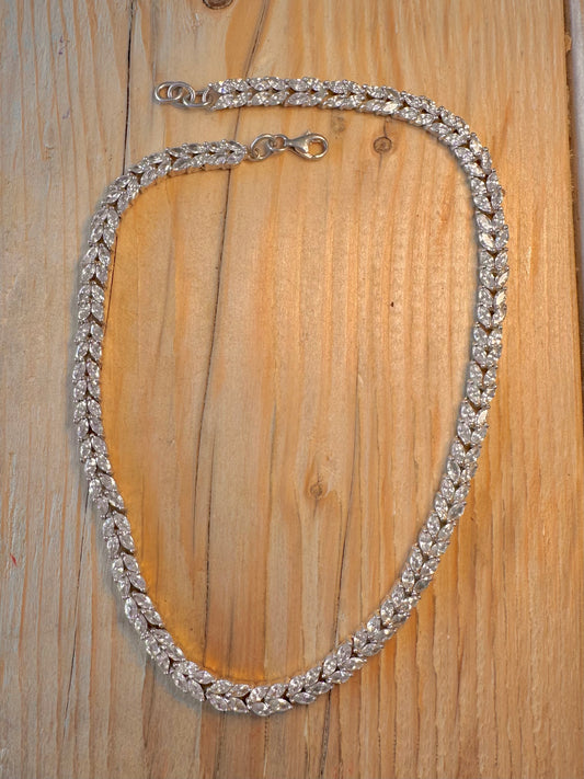 Modernist 2004 CZ White Stone Elegant 925 Sterling Silver 17 inch Necklace