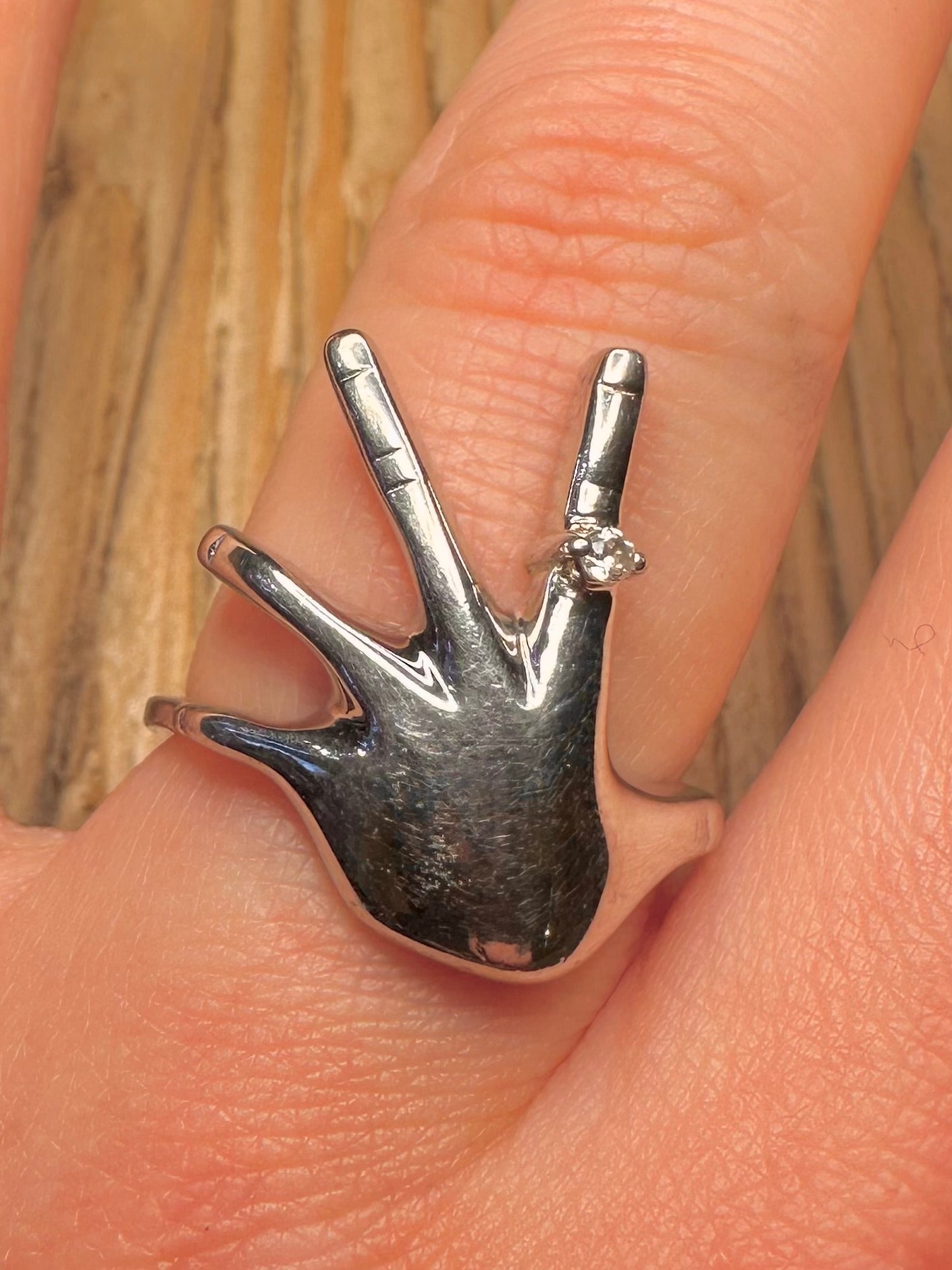 Moderner handförmiger Zirkonia-Ring aus 925er Sterlingsilber, Größe R