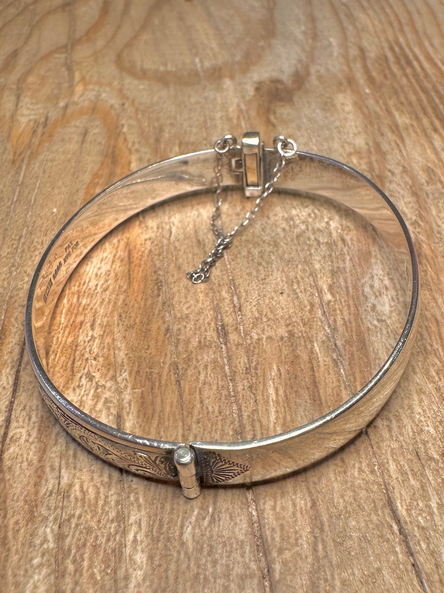 Vintage 1966 Engraved Design 925 Sterling Silver Bangle