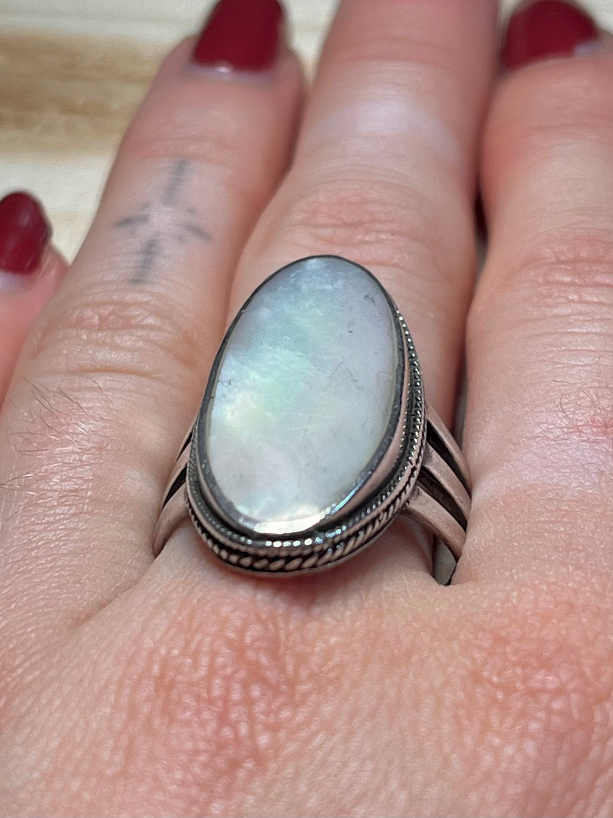 Oval Mother Of Pearl 925 Sterling Silver Size S Ring