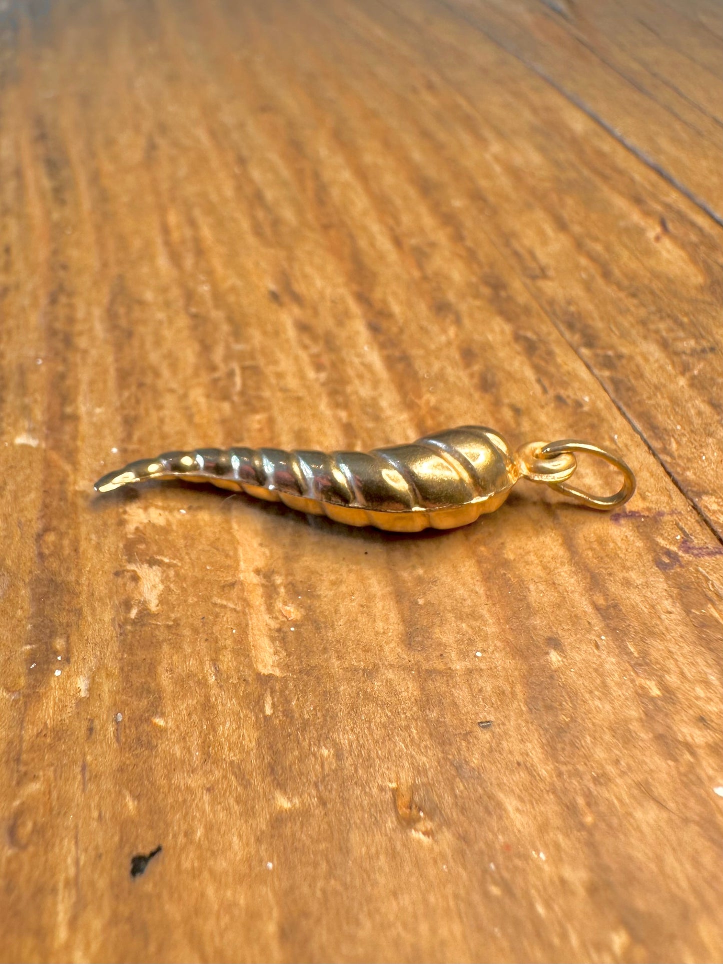 9K Gold Italian Horn Cornicello Pendant