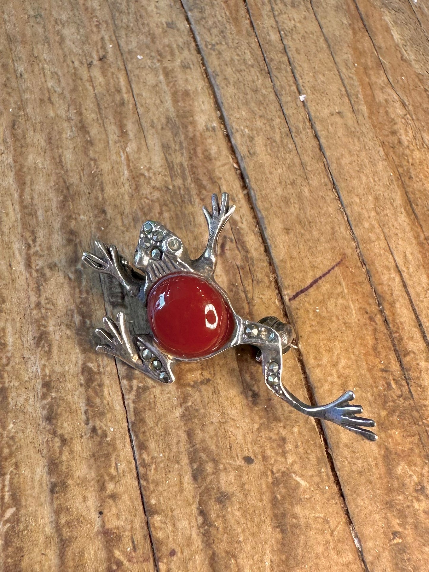Carnelian Frog and Marcasite 925 Sterling Silver Brooch