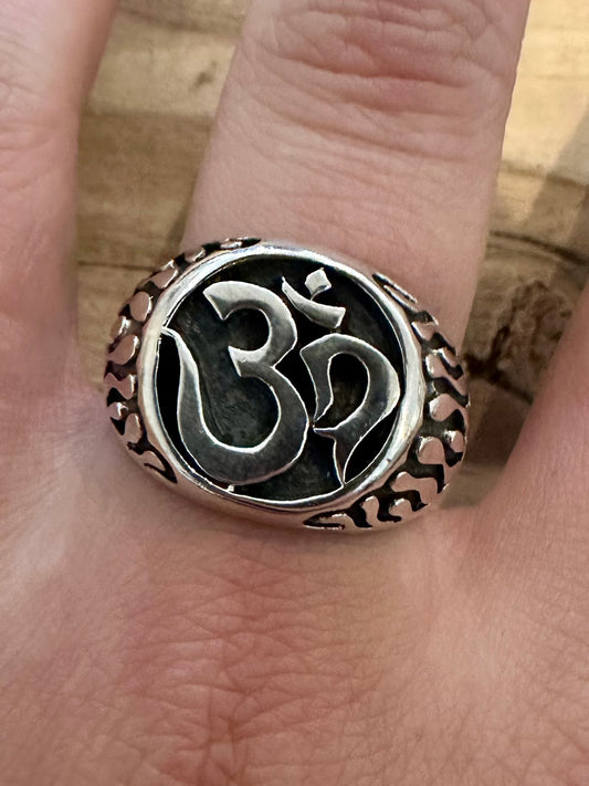 Large Om Symbol Textured 925 Silver Size X Ring