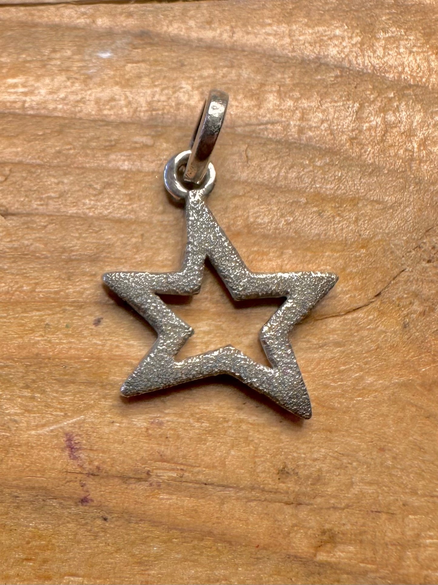 Vintage Textured Star 925 Sterling Silver Pendant