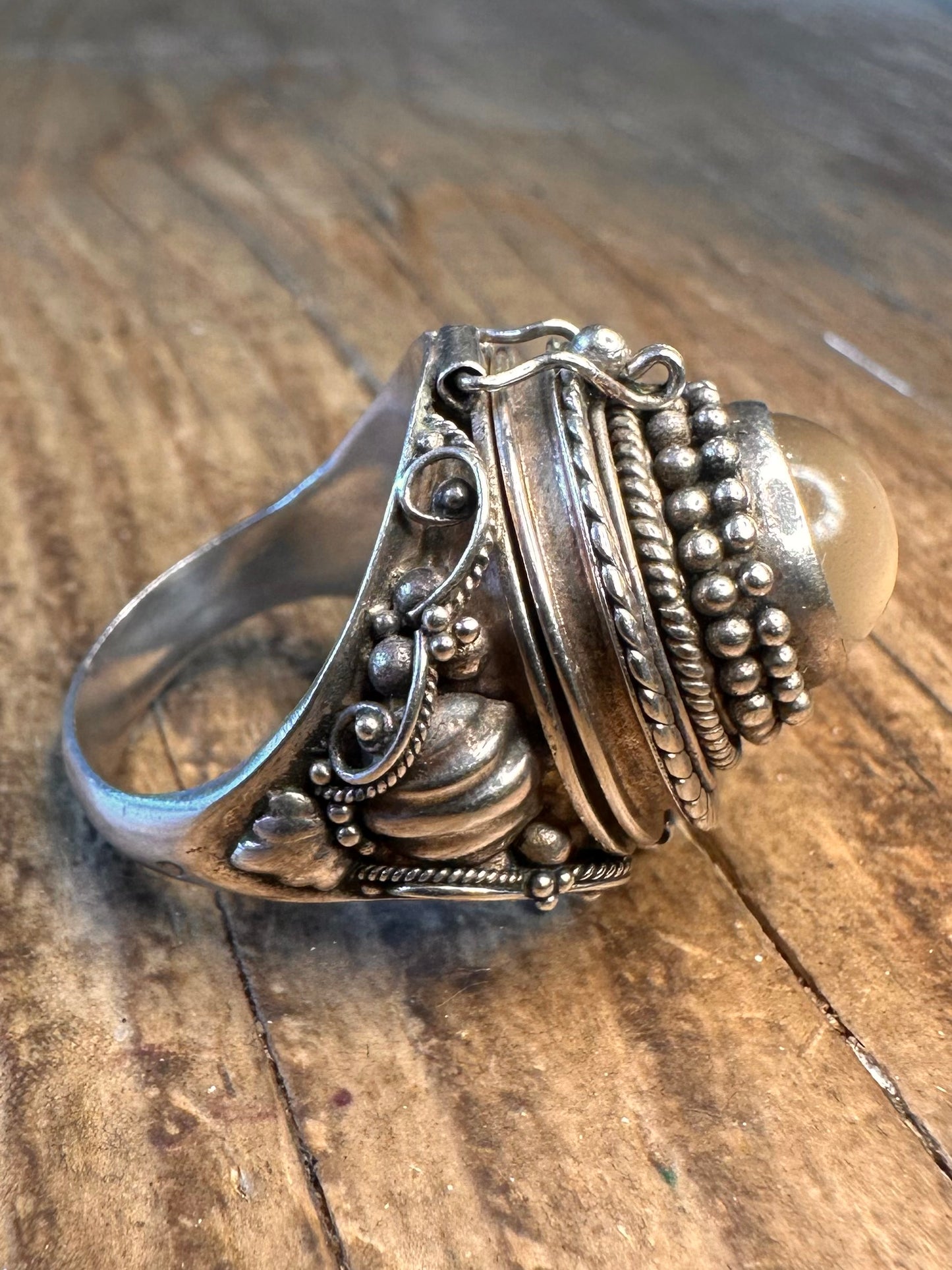 White Stone Intricate Braided Detailing Chunky Poison Ring 925 Sterling Silver Size Q Ring