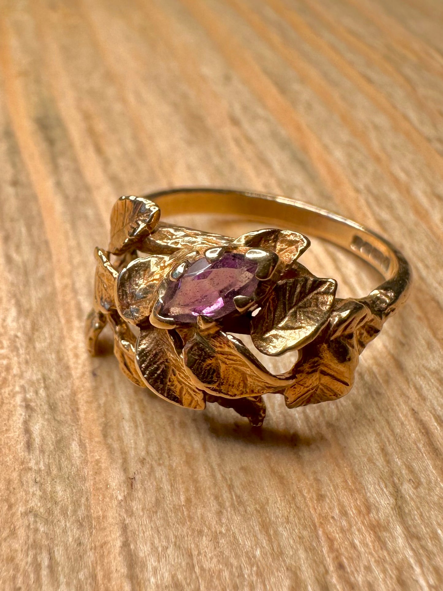 Vintage 1980 9ct Gold Amethyst Leaf Size N1/2 Ring