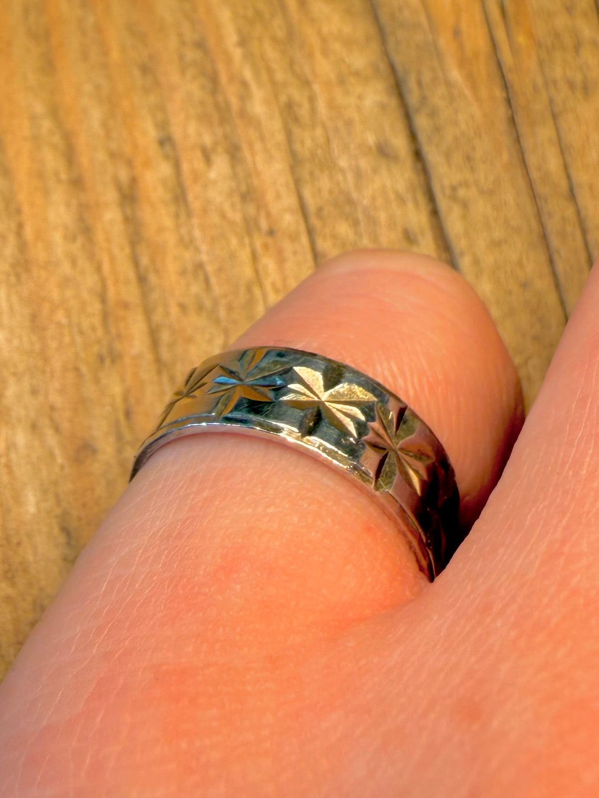Starburst Band 9ct and 925 Sterling Silver Size O1/2 Ring