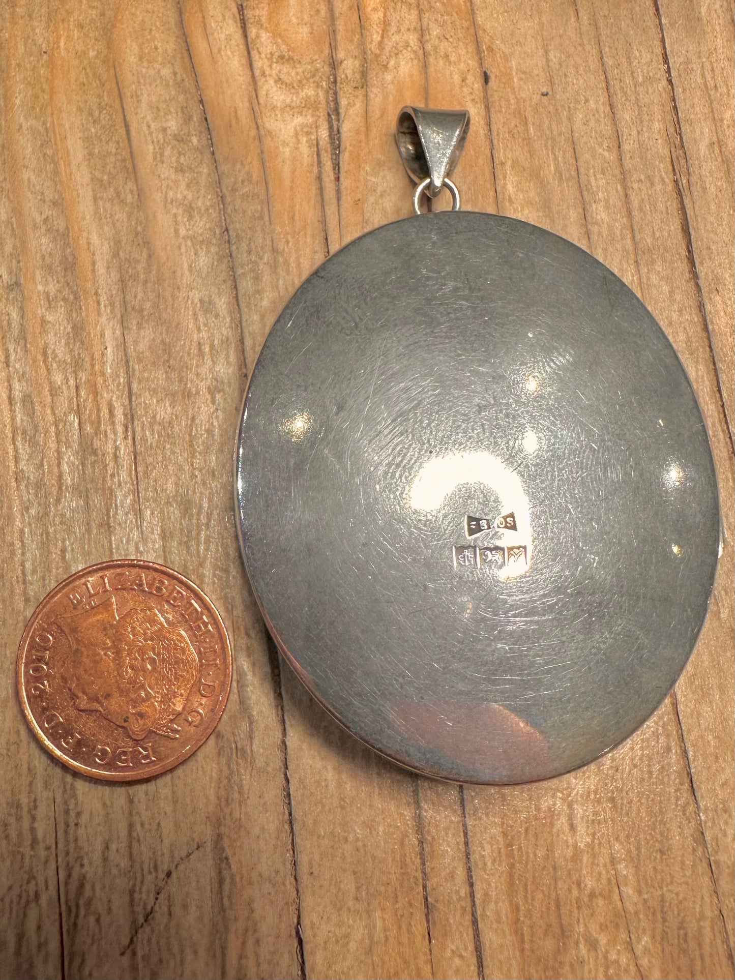 Vintage 1973 Large Engraved Floral 925 Sterling Silver Locket Pendant