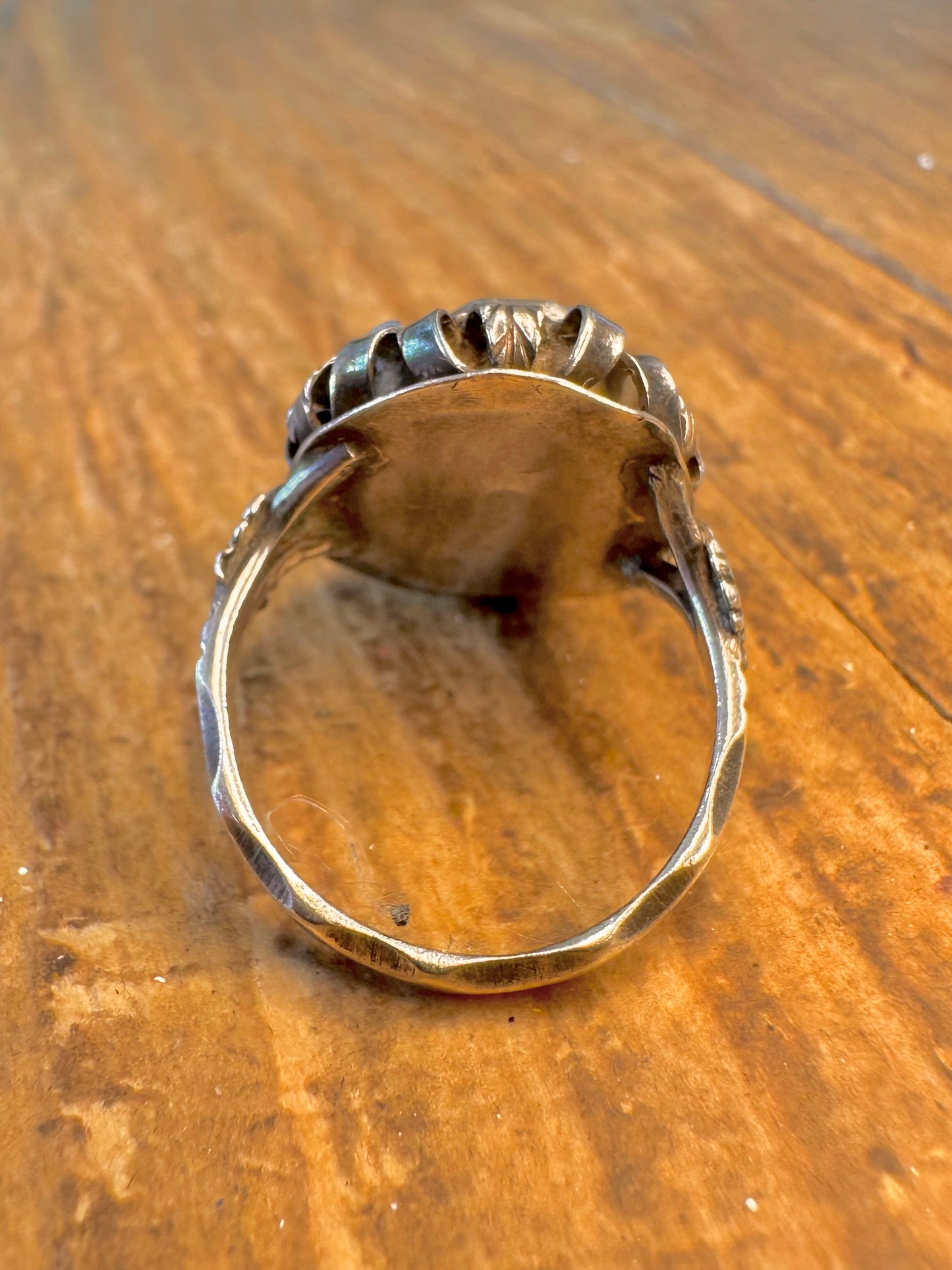 Green Stone Leaf Design Poison Ring 800 Silver Size K Ring