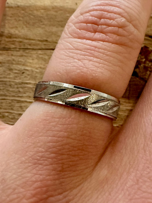 Vintage Textured Band 835 Silver Size P Ring