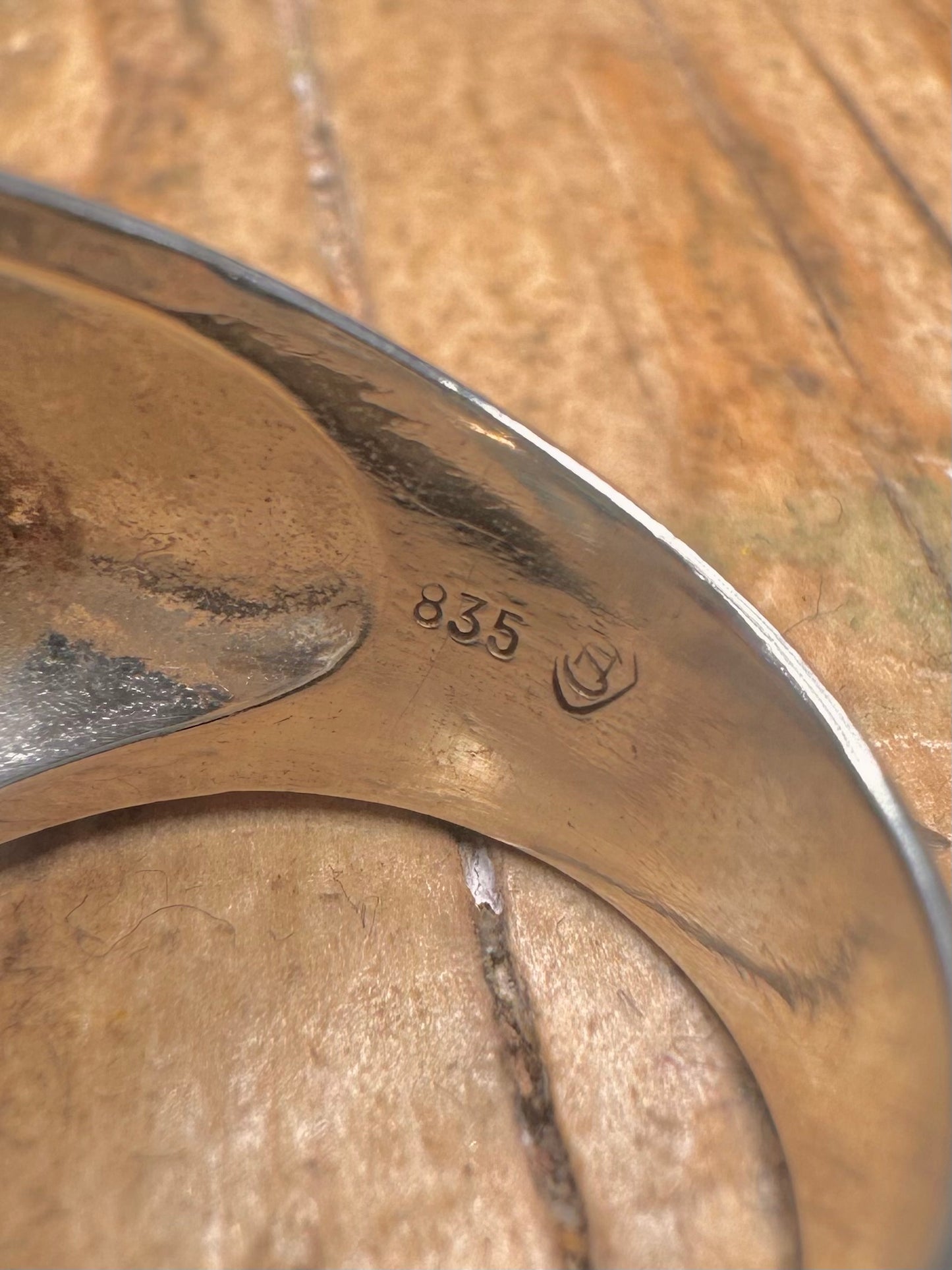 Abstrakter, zeitgenössischer offener Ring aus 835er Silber, Größe M