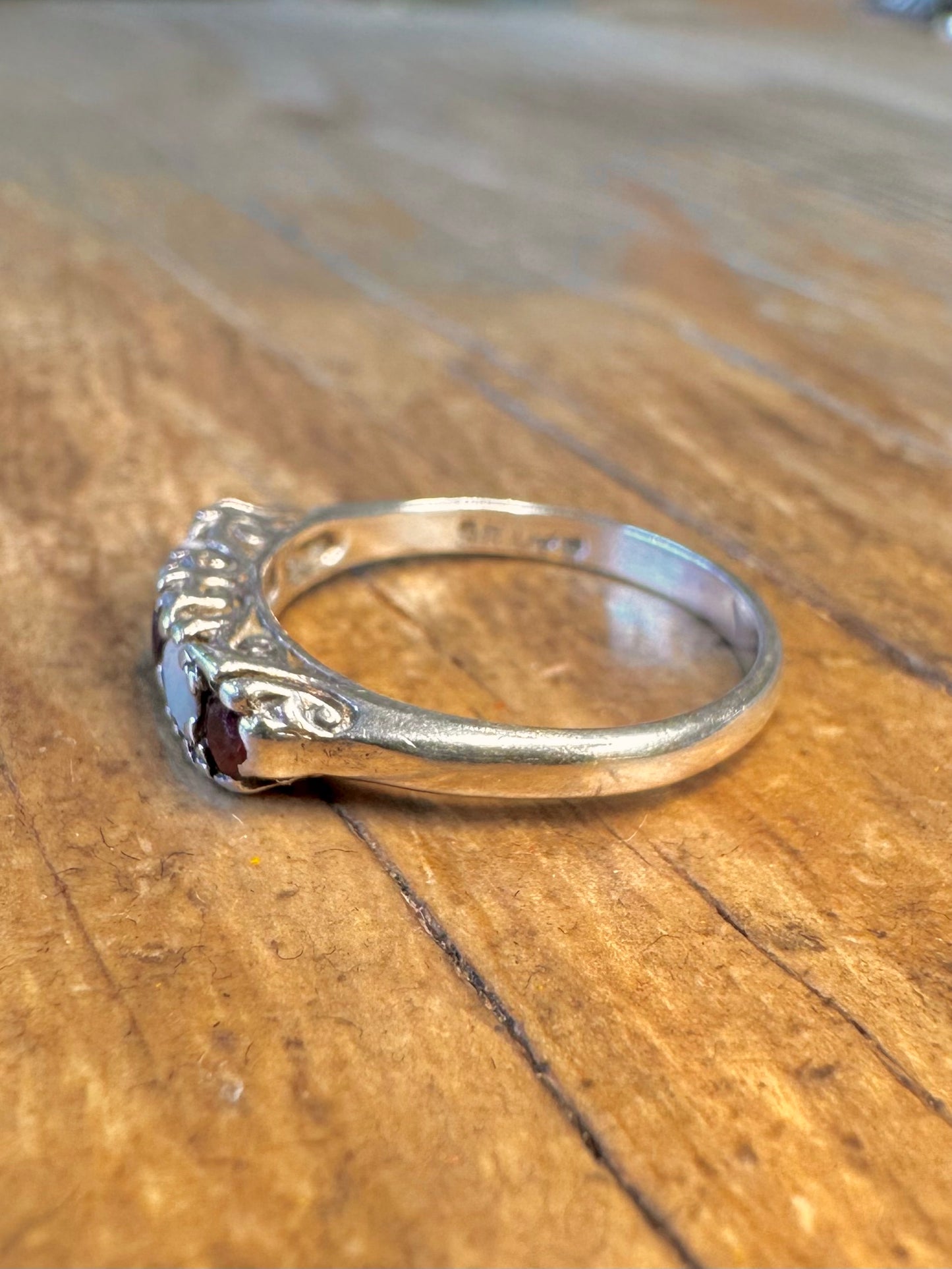 Viktorianischer Ring aus Granat und Opal, 925er Sterlingsilber, Größe L