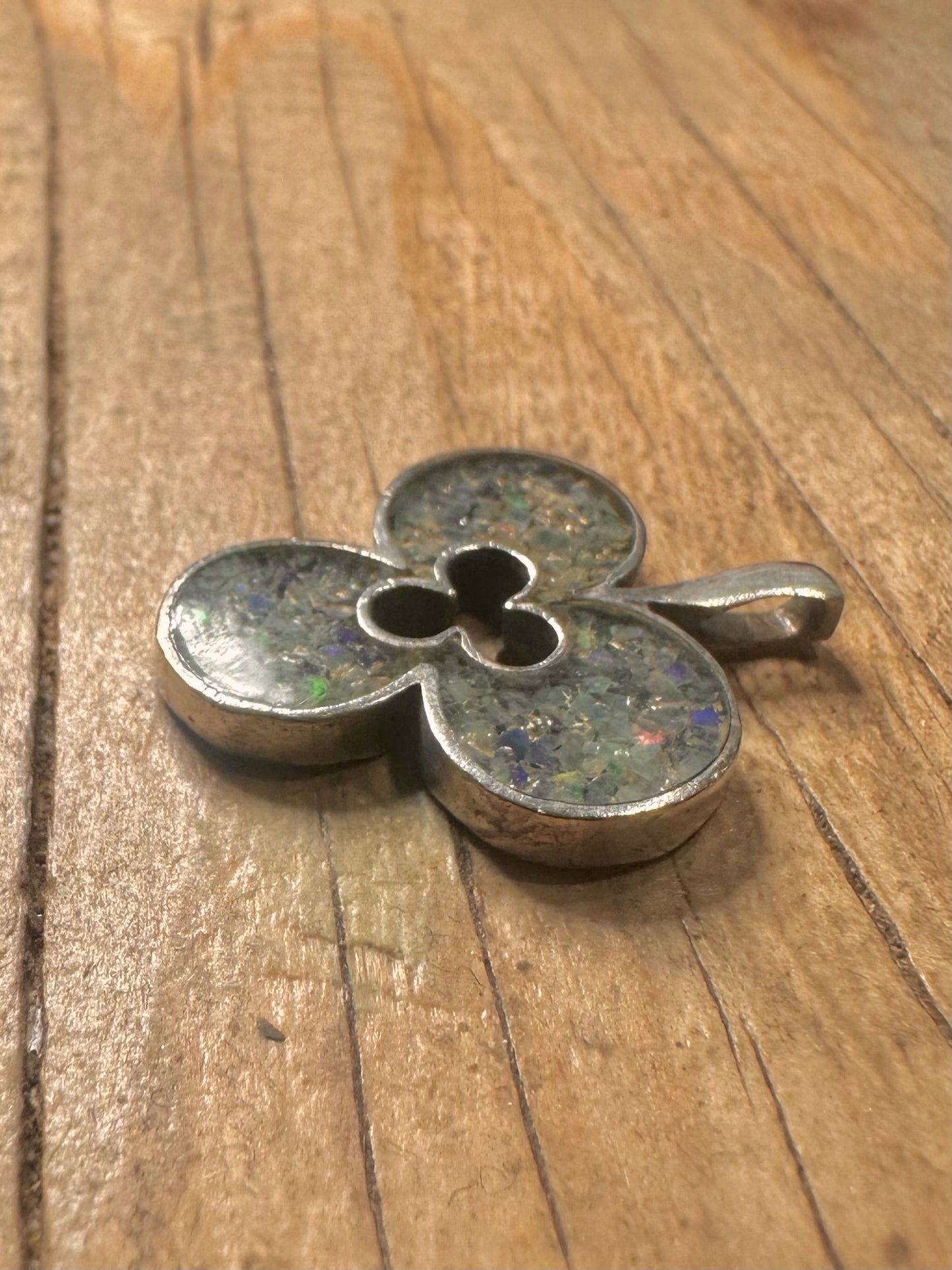 Vintage Crushed Opal Three Leaf Clover 925 Sterling Silver Pendant