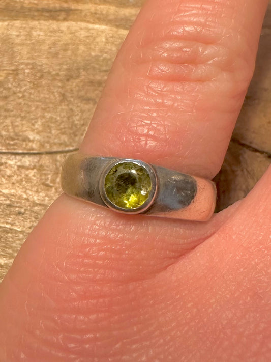 Modernist Peridot 925 Silver Size N1/2 Ring