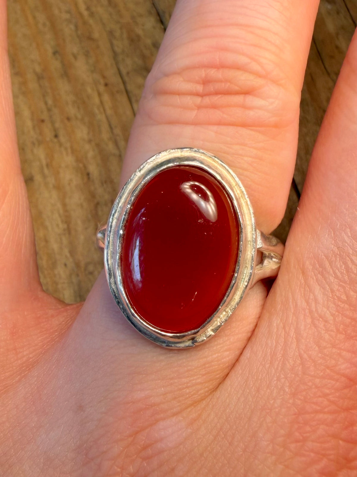 Carnelian Oval Leaf Design Band 925 Sterling Silver Q Ring