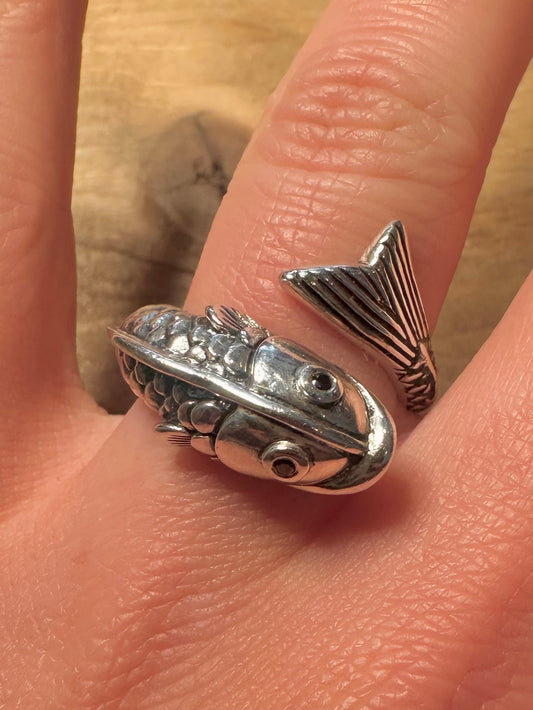 Vintage Fish Textured 925 Silver Size R Ring