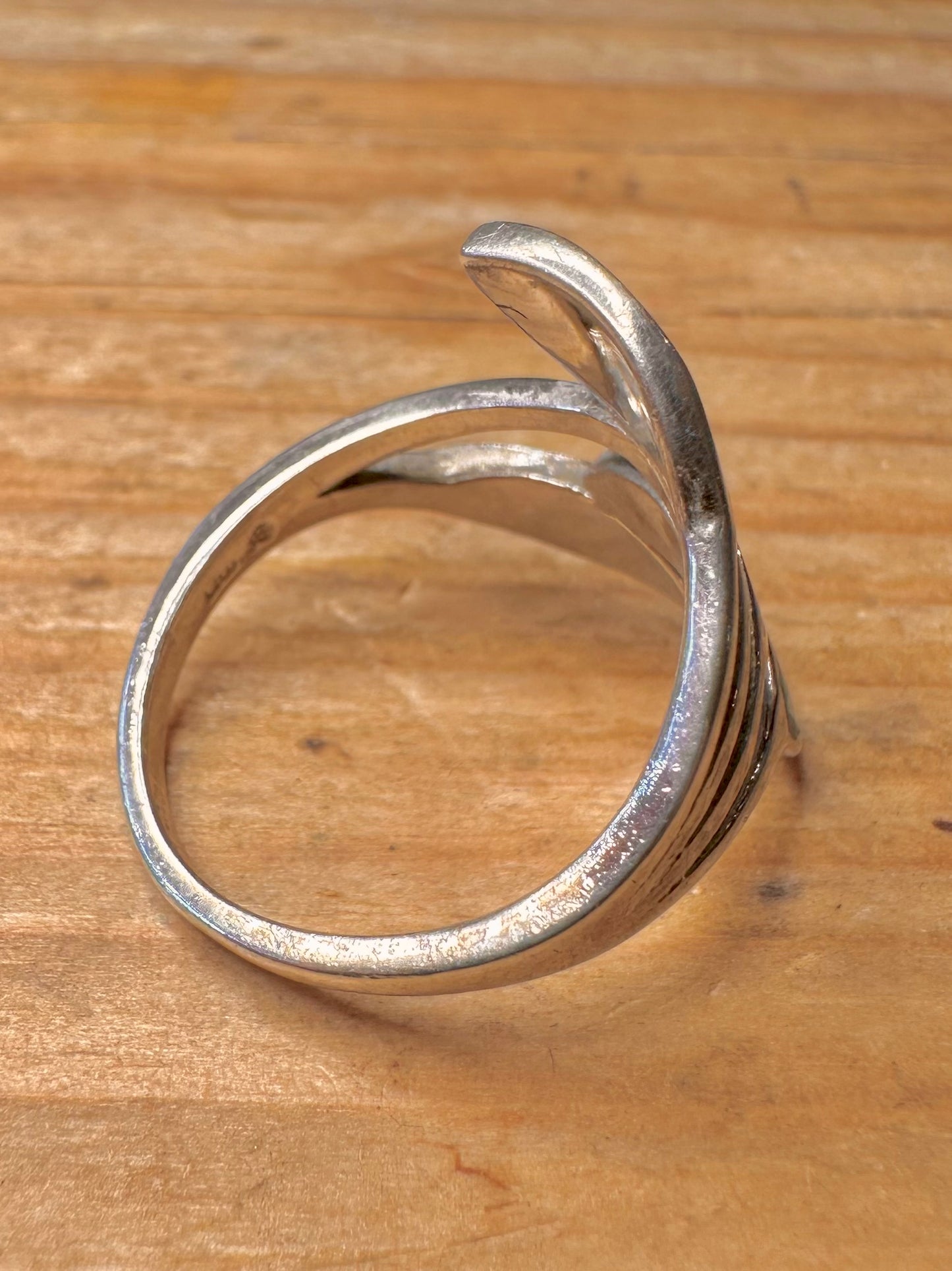 Moderner simulierter blauer Feueropal 925 Sterling Silber Ring Größe O1/2