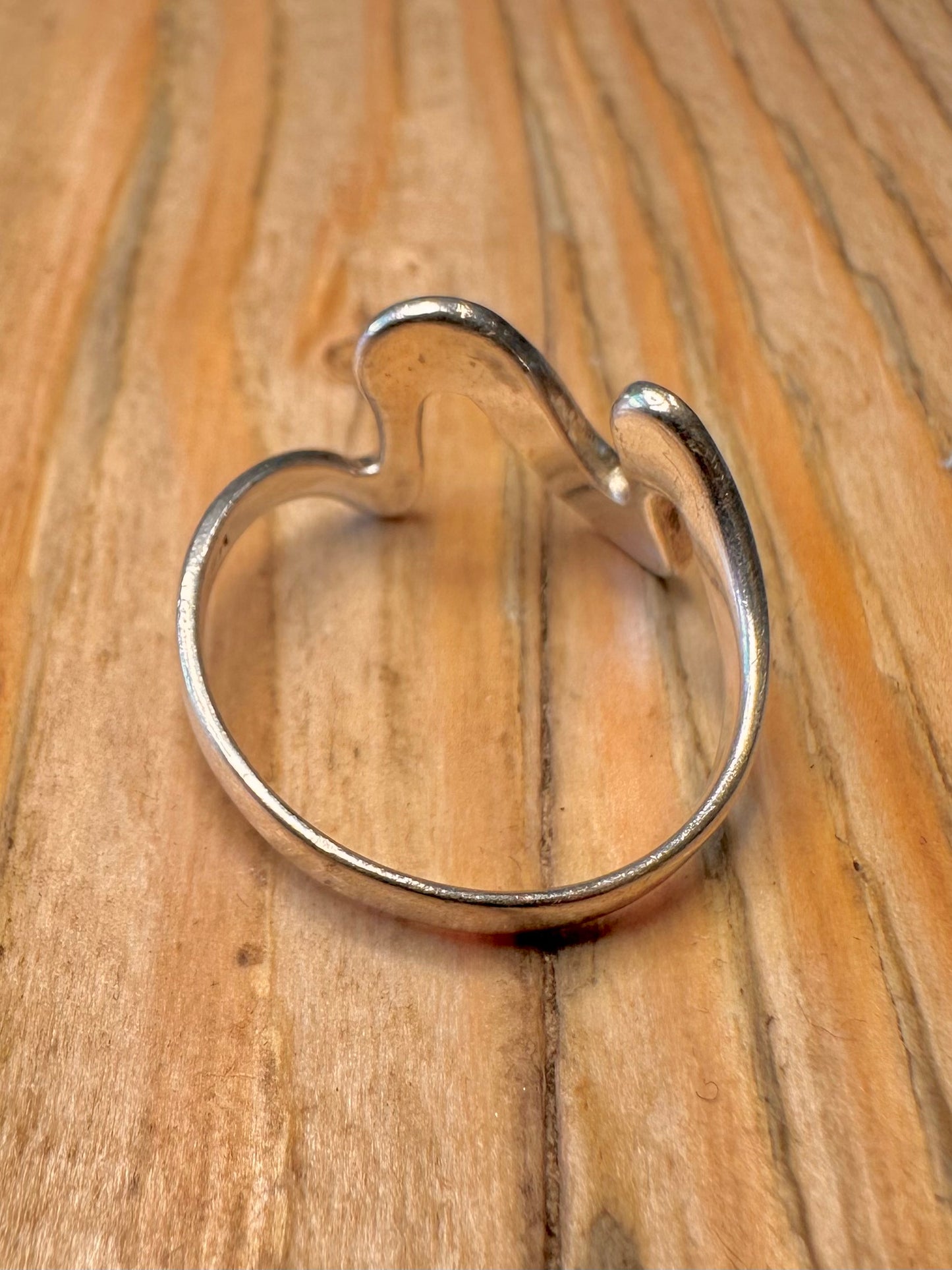 Abstrakter gewellter Ring aus 925er Sterlingsilber, Größe P