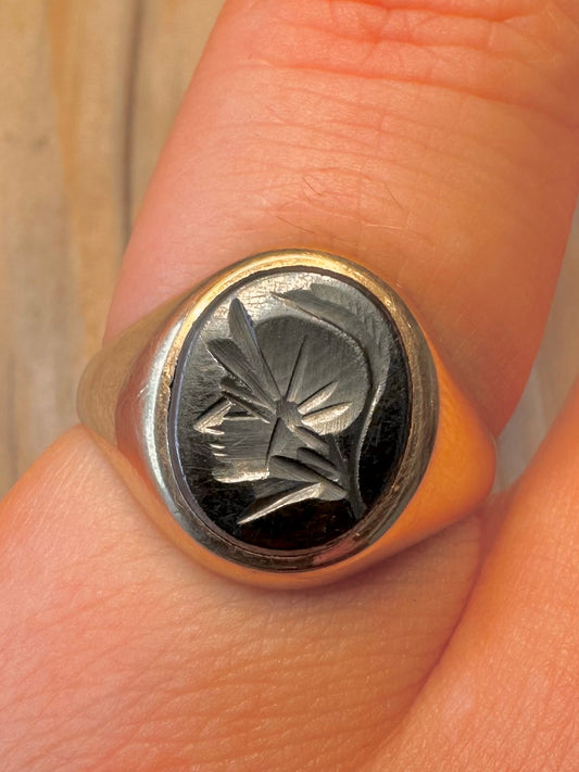 Vintage 9ct Gold 1977 Intaglio Centurion Hematite Signet Size Q1/2 Ring