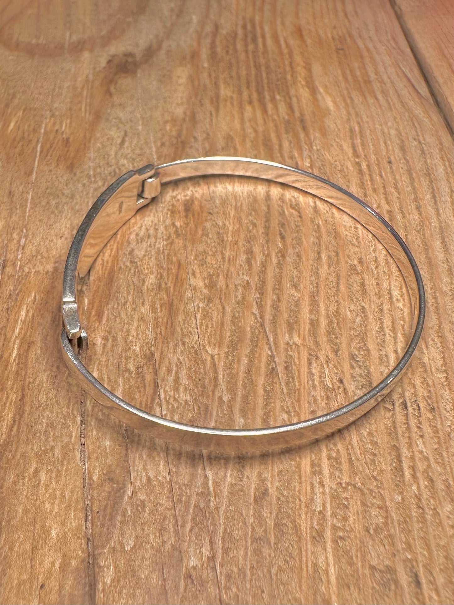 Modernist Mother of Pearl Bar 925 Sterling Silver Bangle