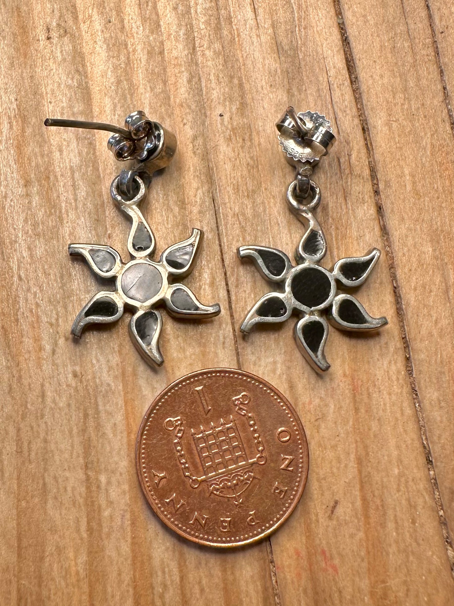 Vintage Mother of Pearl Onyx Metal Earrings