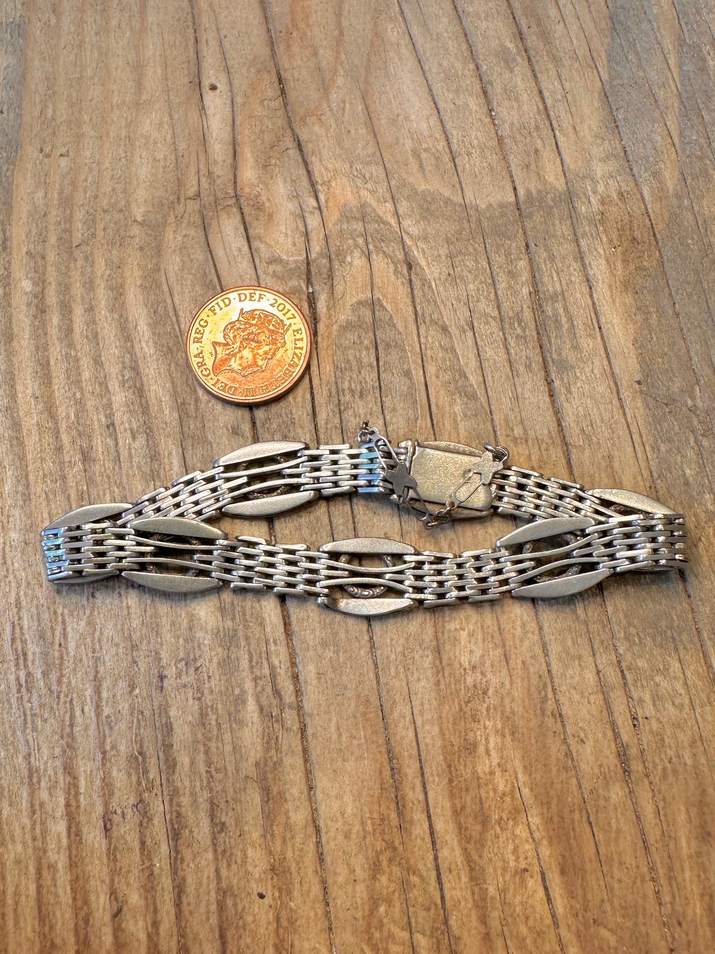 Unique Gated Decorative Link with Safety Chain 800 Silver 7.5 Bracelet