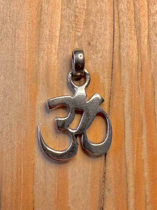 Vintage Om 925 Silver Pendant