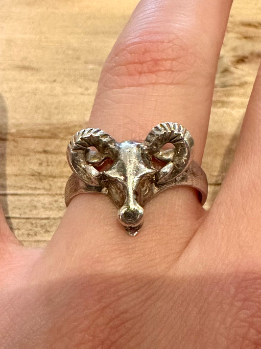 Vintage 1985 Rams Head 925 Silver Size U Ring