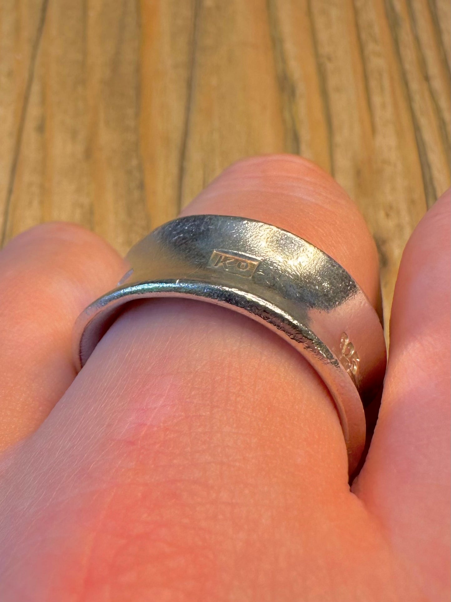 Chunky 2004 Hallmarked Curved Heavy Band Maker KO Birmingham 925 Sterling Silver Size V Ring