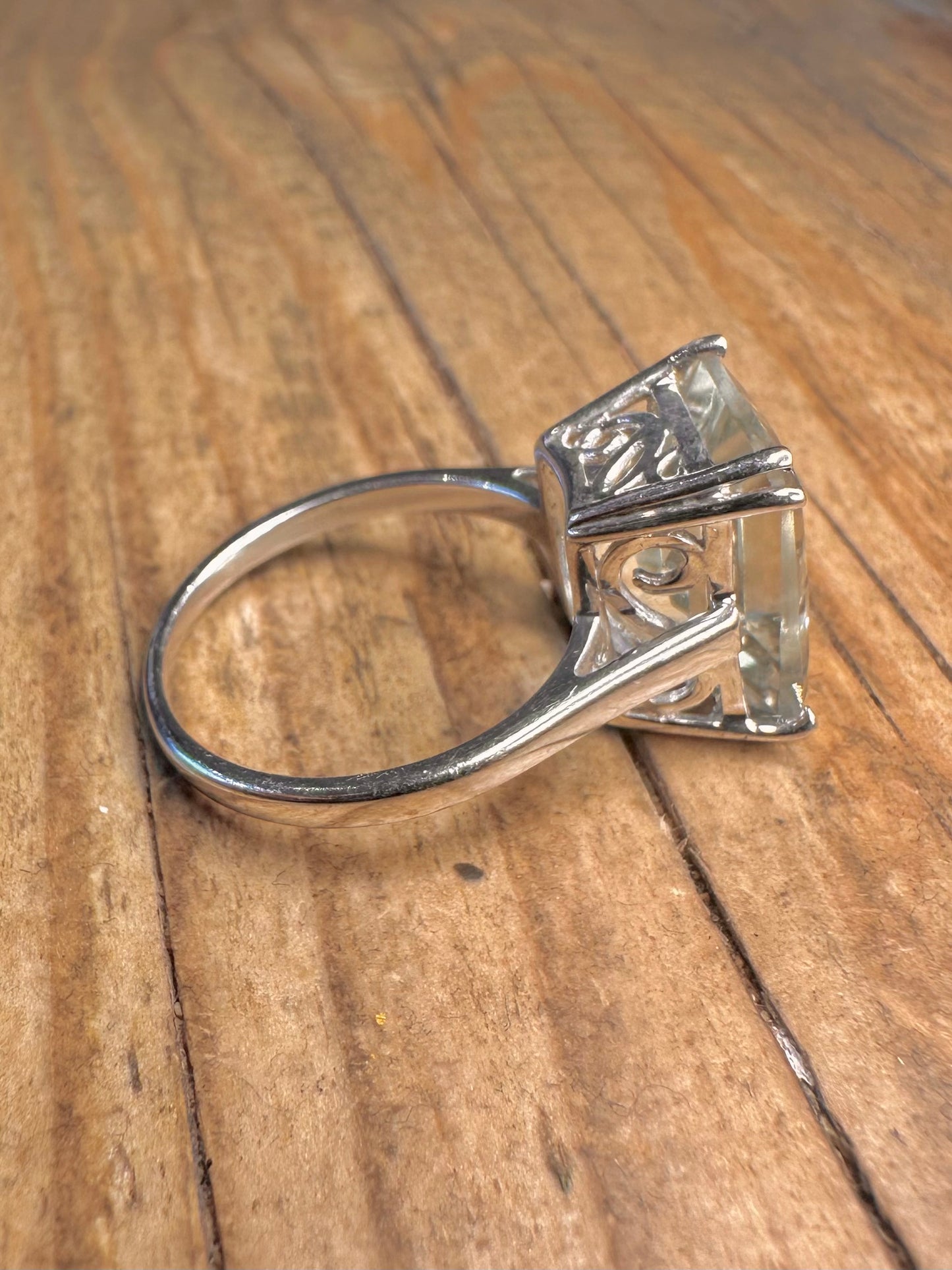 Grüner Amethyst im Smaragdschliff Solitär 925er Sterlingsilber Ring Größe Q