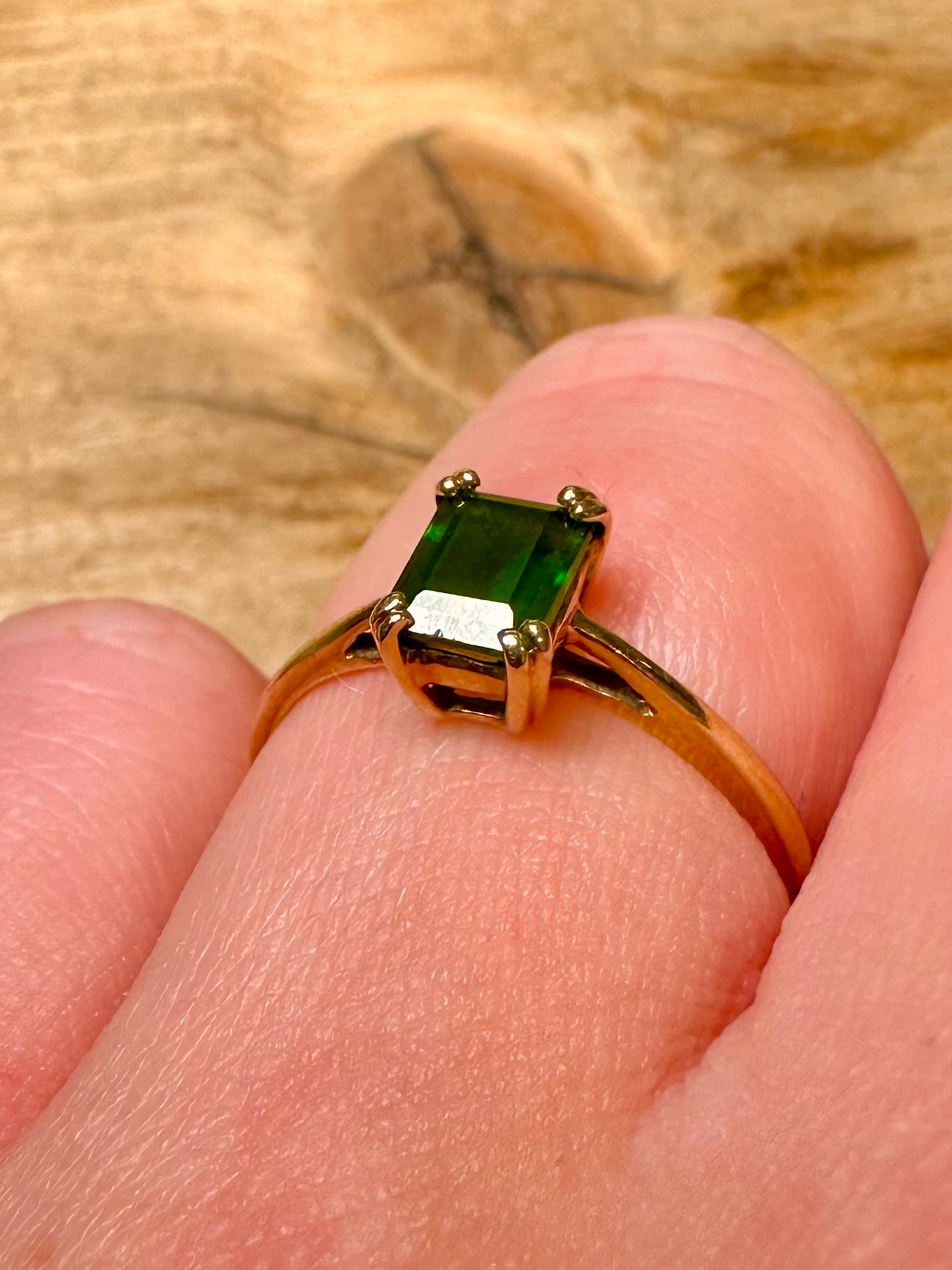 Modern 2005 9ct Gold Emerald 375 Size P1/2 Ring