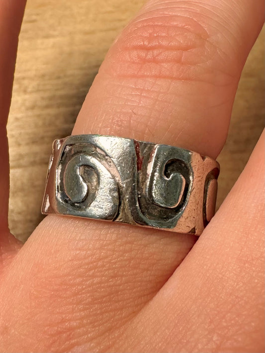 Vintage 1975 Swirl Band 925 Silver Size S Ring