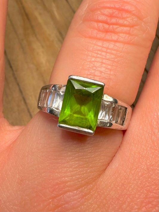 Vintage Peridot And White CZ 925 Sterling Silver Size P Ring