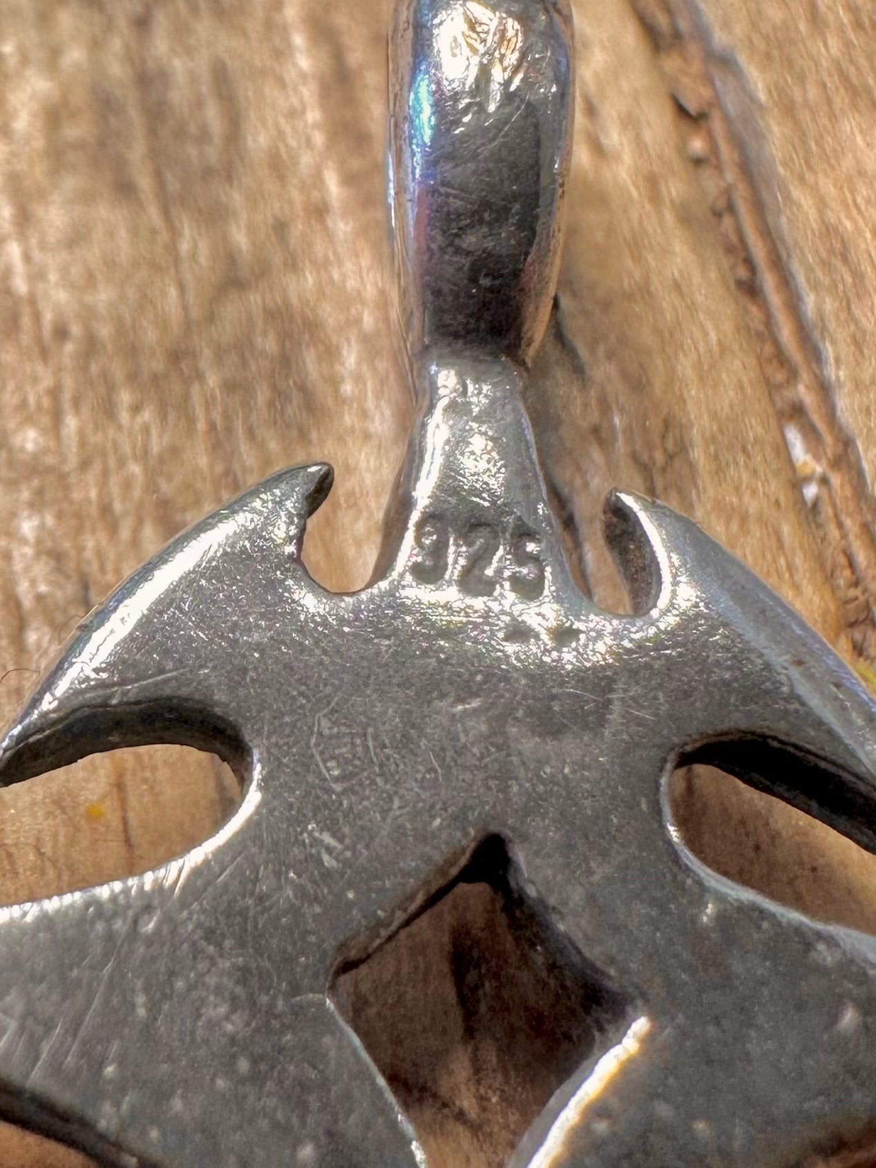 Halskette mit Gothic-Kreuz aus 925er Sterlingsilber