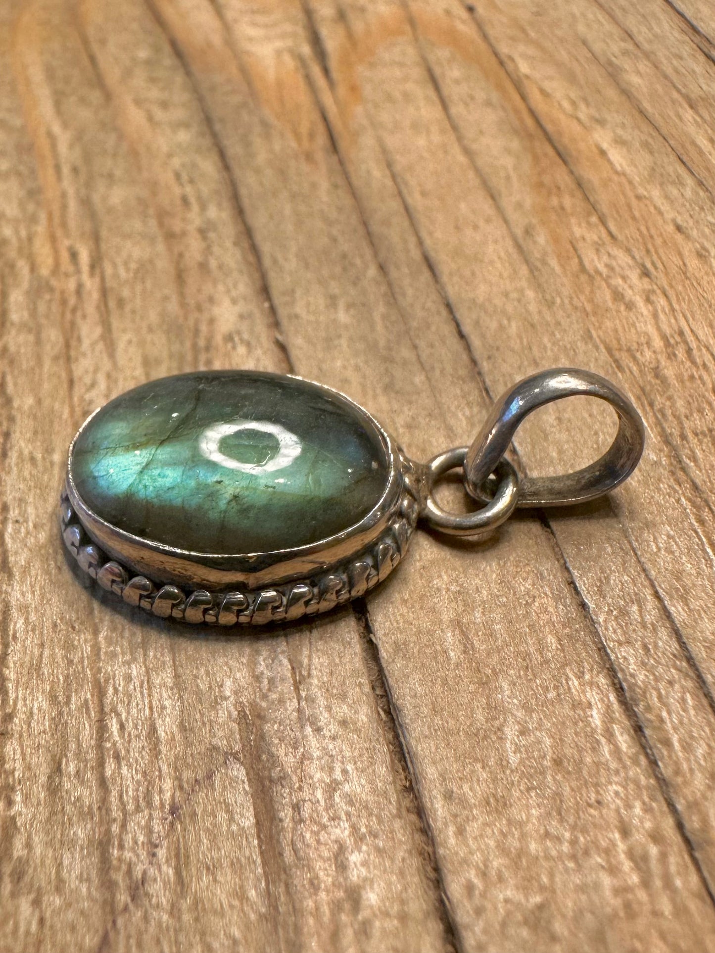 Vintage Labradorite Oval 925 Sterling Silver Pendant