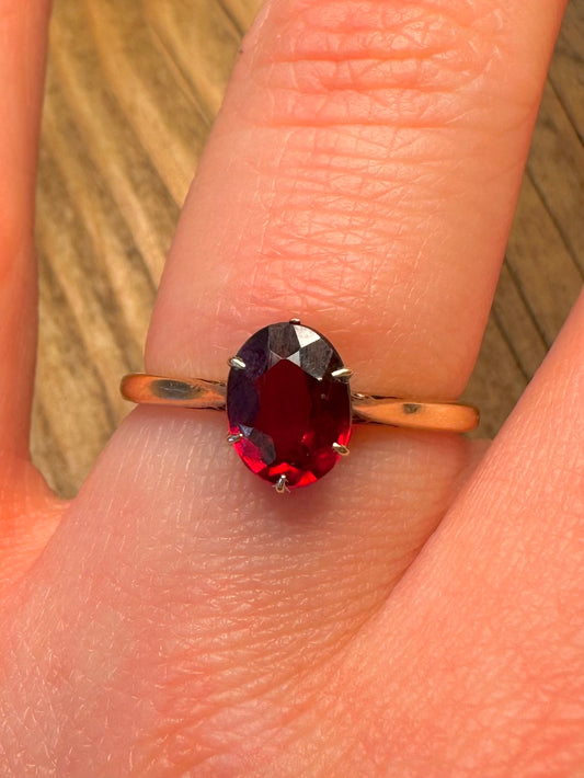 9ct Gold Garnet Solitaire Size Q Ring